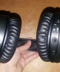 HyperX Cloud Flight - Wireless Gaming Headset, Long Lasting Battery up to 30 Hours, Detachable Noise Cancelling Microphone, Red LED Light, Comfortable Memory Foam, Works with PC, PS4 & PS5 Black, Red 43 71 nc7rf0aL