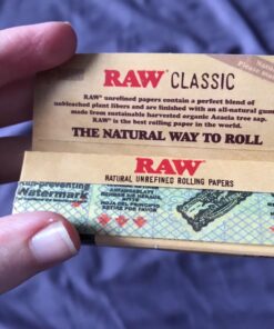 Raw Unrefined Classic 1.25 1 1/4 Size Cigarette Rolling Papers, 50 Count (Pack of 4) 24 7109R1bVqmL