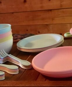 KidKraft 27-Piece Pastel Cookware Set, Plastic Dishes and Utensils for Play Kitchens, Gift for Ages 18 mo+ 41 710MY9sItlL