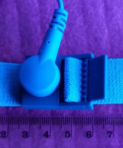 Anti Static Wrist Straps - 3 Pack - Reusable Anti-Static Wrist Straps equipped with Grounding Wire and Alligator Clip - Enables you to Ground Yourself while working on Sensitive Electronics 2x Black + 1x Blue 39 710cCNIb7rL