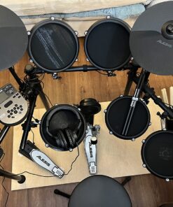Alesis Nitro Mesh Kit - Electronic Drum Set with Quiet Mesh Pads, USB MIDI, Kick Pedal and Rubber Kick Drum, 40 Kits, 385 Sounds, Drum Lessons 1st Generation 59 711IVxDQhUL
