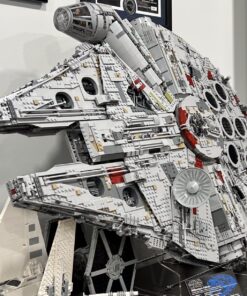 LEGO Star Wars Ultimate Millennium Falcon 75192 - Expert Building Set and Starship Model Kit, Movie Collectible, Featuring Classic Figures and Han Solo's Iconic Ship, Best Gift for Adults 67 7122TM9ifSL