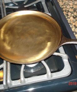 Crisbee Puck® Cast Iron and Carbon Steel Seasoning - Family Made in USA - The Cast Iron Seasoning Oil & Conditioner Preferred by Experts - Maintain a Cleaner Non-Stick Skillet 42 712dRQhLFnL