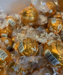 Lindt LINDOR Caramel Milk Chocolate Truffles, Milk Chocolate Candy with Smooth, Melting Truffle Center, Great for gift giving, 25.4 oz., 60 Count 60 Count (Pack of 1) 33 713iAiFRj2L 1