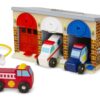 Melissa & Doug Lock and Roll Rescue Garage - 3 Wooden Vehicles, Garage With Locking Door and Keys 22 713ifyYxcIL