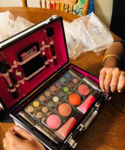 SHANY Carry All Makeup Train Case with Pro Makeup Set, Makeup Brushes, Lipsticks, Eye Shadows, Blushes, Powders, and more - Reusable Makeup Storage - Premium Gift Packaging - Silver 41 713ogXEwIZL