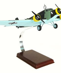 Mastercraft Collection Ju-52 Auntie Ju Scale: 1/52 8 714 vawkroL
