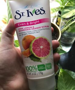 St. Ives Radiant Skin Face Scrub For Dull Skin Pink Lemon and Mandarin Orange Dermatologist-Tested Face Wash Scrub With 100 percent Natural Exfoliants 6 oz Pink Lemon & Mandarin Orange 6 Ounce (Pack of 1) 38 714MNtp3z4L