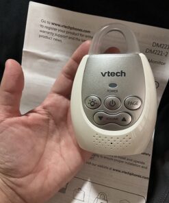 VTech DM221 Audio Baby Monitor with up to 1,000 ft of Range, Vibrating Sound-Alert, Talk Back Intercom & Night Light Loop, White/Silver Monitor with One Parent Unit 43 715W3KSboL