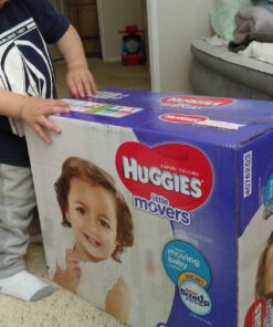 HUGGIES LITTLE MOVERS Active Baby Diapers, Size 4 (fits 22-37 lb.), 152 Ct, ECONOMY PLUS (Packaging May Vary) 41 715rKv 1gWL