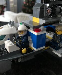 LEGO City Police High-Speed Chase 60138 Building Toy with Cop Car, Police Helicopter, and Getaway Sports Car (294 Pieces) 40 7166DrejaYL