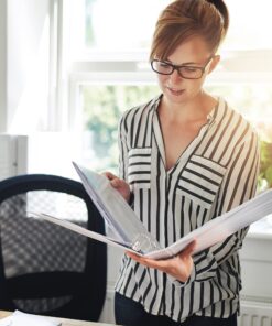 Amazon Basics 3 Ring Binder with 1.5 Inch D-Ring and Clear Overlay, White, 4-Pack 1.5-inch 26 716JHfTPXS