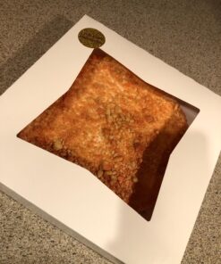 Gourmet 10in White Bakery Boxes 25 Pk. Cute Window Displays for Pies, Cakes, Cupcakes , Pastries. Transport Baked Goods w/ Sturdy, Easy-to Use Carriers. Give Sweet Holiday Gifts at Work, School 41 716XDsa0lL