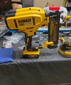 DEWALT 20V MAX* Cordless Brad Nailer Kit, 18GA (DCN680D1) 34 717GyrjwOTL