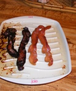 MSC International 78416 Joie Piggy Microwave Bacon Tray with Splatter Lid, Holds 4-5 Strips of Bacon, 10.5 x 8.5 x 2 34 717eR4doKL