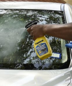 Rain-X 5071268 2-in-1 Glass Cleaner and Rain Repellant, 23 oz. - Provides a Streak-Free Clean for Automotive Glass While Preventing Sleet, Snow, Ice, and Road Spray Build Up Pack of 1 18 71805ap9FuL