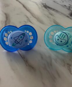 MAM Night Pacifiers , MAM Pacifiers 6+ Months, Best Pacifier for Breastfed Babies, Glow in the Dark Pacifier, Baby Boy Pacifier, 6-16 (Pack of 2) 50 718U91Awp5L