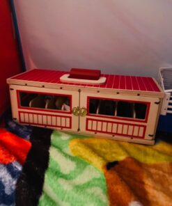 Melissa & Doug Take-Along Show-Horse Stable With Wooden Box and 8 Toy, Barn Play Set, Portable, Toys For Kids Ages 3+ 42 719D5gObQL 1