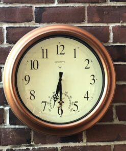 AcuRite 50314 18-Inch Metal Indoor/Outdoor Atomic Clock and Thermometer 27 719RLt1Y19L