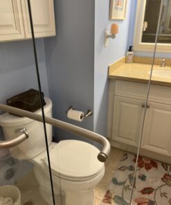 Rain-X 630035 X-Treme Clean Shower Door Cleaner, 12 Fl. Oz, Formulated To Glass Doors - Easy Use, Removes Soap Scum, Dirt, Hard Water Build-up, Calcium, Lime And Rust Stains 46 71AGm05fjIL