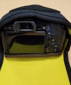 MegaGear MG091 Nikon D3500, D5600, D3400, D5500, D7200, D3300, D5300, D610, D7100, D600, D3200 Ultra Light Neoprene Camera Case, Black insade Yellow 38 71AfF11HzZL