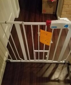 Carlson Extra Wide Walk Through Pet Gate with Small Pet Door, Includes 4-Inch Extension Kit, Pressure Mount Kit and Wall Mount Kit,White 56 71Au7rnGRUL