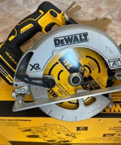 DEWALT 20V MAX 7-1/4-Inch Circular Saw with Brake, Tool Only, Cordless (DCS570B) Circular Saw Only 41 71B0SO1T62L