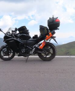 TomTom Rider 550 Motorcycle GPS Navigation Device, 4.3 Inch, with World Maps, Motorcycle Specific Winding and Hilly Roads, Updates via WiFi, Traffic and Speed Cams, Compatible with Siri and Google Now 38 71BD1ixz IL