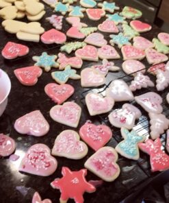 StarPack Metal Christmas Cookie Cutters Set (18pcs) - Favorite Christmas Cookie Cutter Shapes like Gingerbread Man, Star, Snowflake & other Classic Cookie Cutters Shapes - A Family Cookie Cutter Set 36 71BFGInx0dL