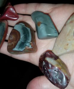 NATIONAL GEOGRAPHIC Rock Tumbler Kit – Hobby Edition Includes Rough Gemstones, and 4 Polishing Grits, Great STEM Science Kit for Geology Enthusiasts, Rock Polisher for Kids and Adults Hobby Kit 32 71Bo63FgTuL