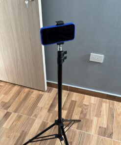 Amazon Basics Aluminum Light Photography Tripod Stand with Case - Pack of 2, 2.8 - 6.7 Feet, 3.66 Pounds, Black 2-Pack 33 71By6kecRrL