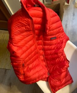 Nikwax Down, Down Wash.Direct, 300ml, Specialty Cleaner for Down Jackets, Outerwear, Vests, Sleeping Bags, Quilts, and Bedding, Restores Loft, Warmth, Insulation, and Water Repellency Down Wash Direct 10 Fl. Oz. 29 71CT5btffvL