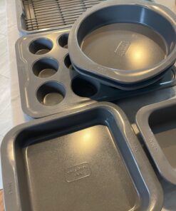 Ninja B39010 Foodi NeverStick Premium 10-Piece Bakeware Sheet Set, Oven Safe up to 500⁰F, with (2) Baking Sheets, Cookie Sheet, Loaf Pan, Muffin Pan, (4) Cake Pans & Cooling/Roasting Rack, Grey 10 Piece Set 39 71CnOJxxpUL