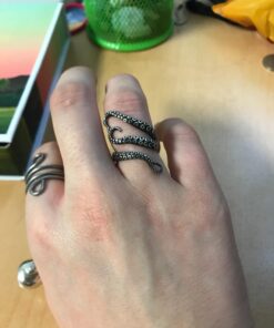 AZYOUNG 316L Stainless Steel Pirate Octopus Ring Tentacles Black S-shaped One Size Opening Ring 27 71Co4KYdJIL