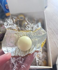 Lindt LINDOR White Chocolate Candy Truffles, Valentine's Day Chocolate, 25.4 oz., 60 Count 26 71D25ItW9sL