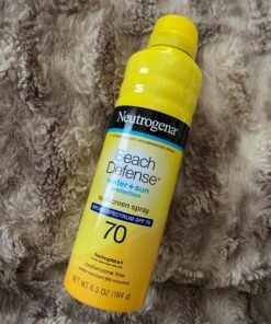 Neutrogena Beach Defense Spray Sunscreen with Broad Spectrum SPF 70, Fast Absorbing Sunscreen Body Spray Mist, Water-Resistant UVA/UVB Sun Protection, Oxybenzone Free, 6.5 oz 25 71D4NIqX1uL