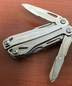LEATHERMAN, Wingman Multitool with Spring-Action Pliers and Scissors, Stainless Steel with Nylon Sheath 58 71DTM2koTL