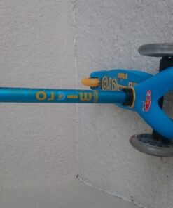 Micro Kickboard - Mini Deluxe 3-Wheeled, Lean-to-Steer, Swiss-Designed Micro Scooter for Kids, Ages 2-5 Ocean Blue 22 71DoYeacdrL