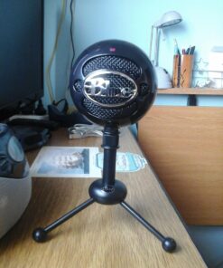 Logitech for Creators Blue Snowball USB Microphone for PC, Mac, Gaming, Recording, Streaming, Podcasting, Condenser Mic with Cardioid and Omnidirectional Pickup Patterns, Stylish Retro Design – Black Gloss Black 91 71DvJ8yAgKL