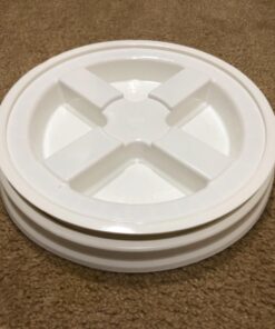 Gamma2 Seal Lid - Pet Food Storage Container Lids - Fits 3.5, 5, 6, & 7 Gallon Buckets, White, 4122E, Made in USA, Fits a 3.5 to 7 Gallon Bucket 46 71DynSQHcGL