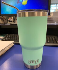 YETI Rambler 30 oz Stainless Steel Vacuum Insulated Tumbler w/MagSlider Lid Seafoam 1 Count (Pack of 1) 46 71EgrvYOfL