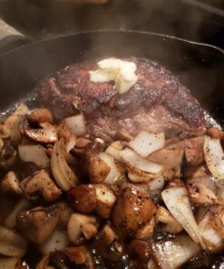 Lodge Cast Iron Skillet with Red Silicone Hot Handle Holder, 12-inch 66 71FIIi50uhL