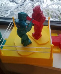 Mattel Games Rock 'Em Sock Em Robots: you control the battle of the robots in a boxing ring! 25 71FJYV0XrL