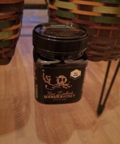 Manukora Raw Manuka Honey, MGO 850+ from New Zealand, Non-GMO, Monofloral, Traceable from Hive to Hand, Daily Digestive & Immune Support - 250g (8.82 Oz) 8.82 Ounce (Pack of 1) 38 71G0Y9k1PcL