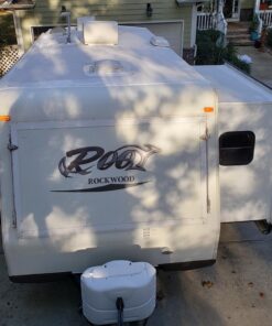 Rubberseal Liquid Rubber Waterproofing and Protective Coating - Roll On White (1 Gallon, White) 1 Gallon 28 71GelcSkXNL