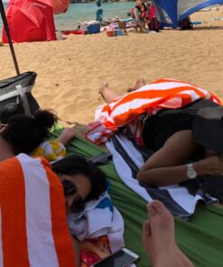 WEKAPO Beach Blanket Sandproof, Extra Large Beach Mat, Big & Compact Sand Free Mat Quick Drying, Lightweight & Durable with 6 Stakes & 4 Corner Pockets Green 9x10 FT (1~8 person) 24 71GpJ2FRVIL