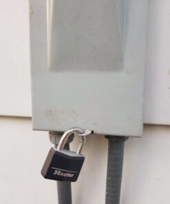 Master Lock Covered Aluminum Lock, Locker Lock with Key, Key Lock for Gym Locker, 1 Pack, 141D, Black Padlock 39 71Hujki0WYL