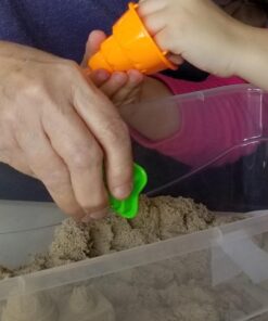 The One and Only Kinetic Sand, 2lb Brown for ages 3 and up. 57 71IVwMd1rIL
