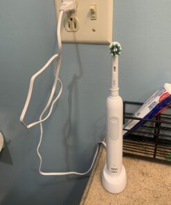 Oral-B Pro 1000 Rechargeable Electric Toothbrush, White Rechargeable Handle 39 71Ig5rsxPPL