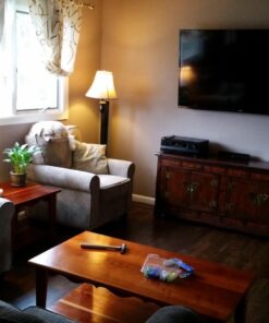 Mount-It! Tilt TV Wall Mount Bracket for 40-70 inch LCD, LED, or Plasma Flat Screen TV - Super-Strength Load Capacity 220 lbs - 15 Degree Tilt Up & Down, Max VESA 850x450 Free 6 ft HDMI Cable 43 71JCd0L0idL 1